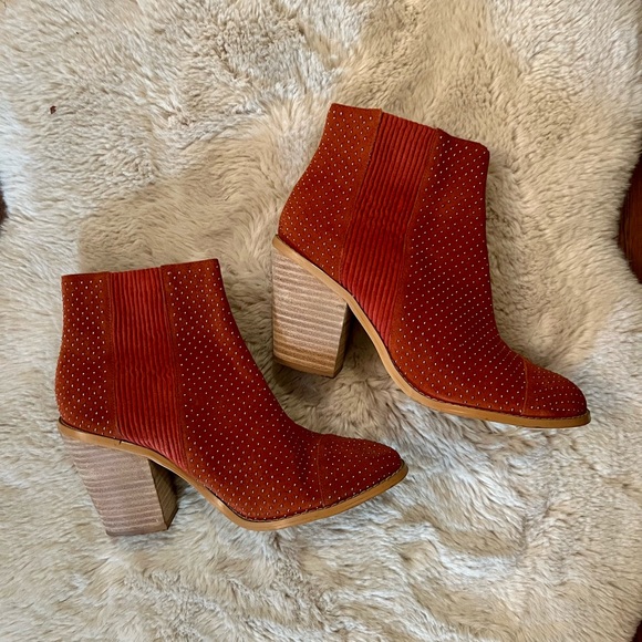 Anthropologie Gold Studded Suede Chelsea Boot - Picture 4 of 6